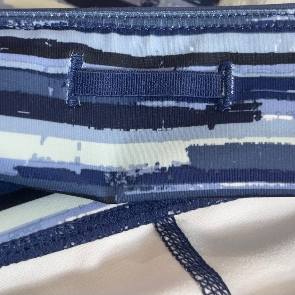 Gap Fit GFast Capris/Crop Strip Leggings Extra Small - Picture 8 of 9